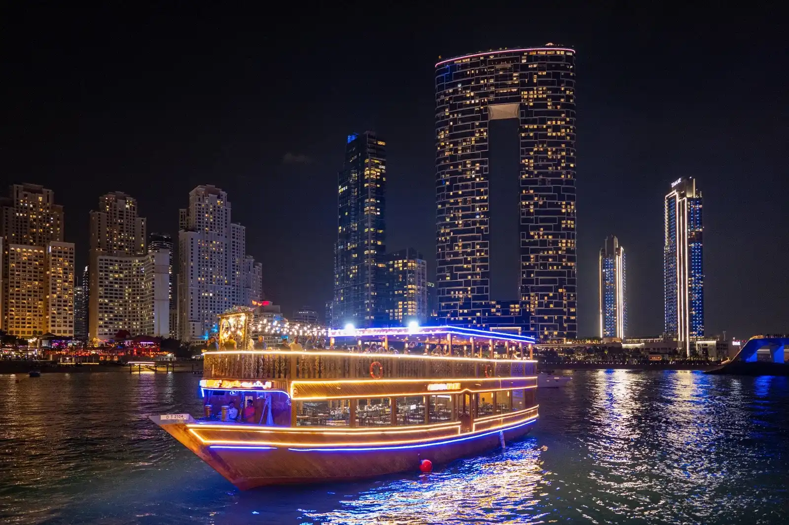 Dinner Cruise Dubai Marina With Alcohol