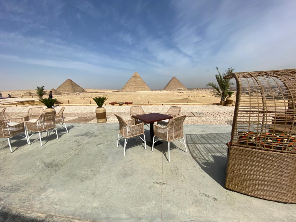 9 Pyramids Lounge