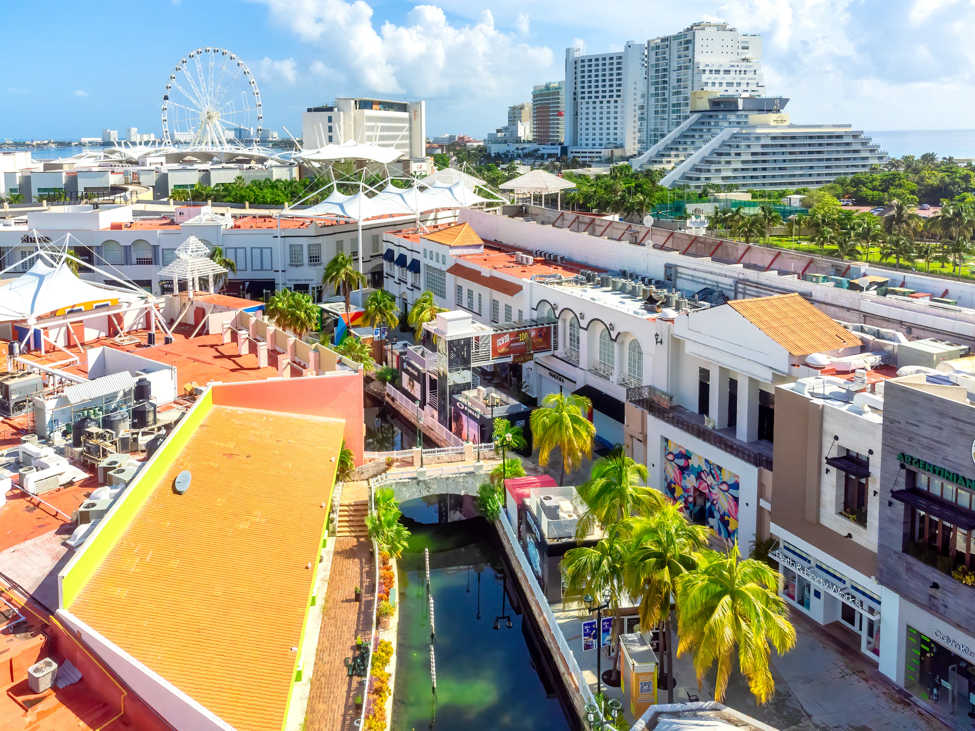 La Isla Shopping Village