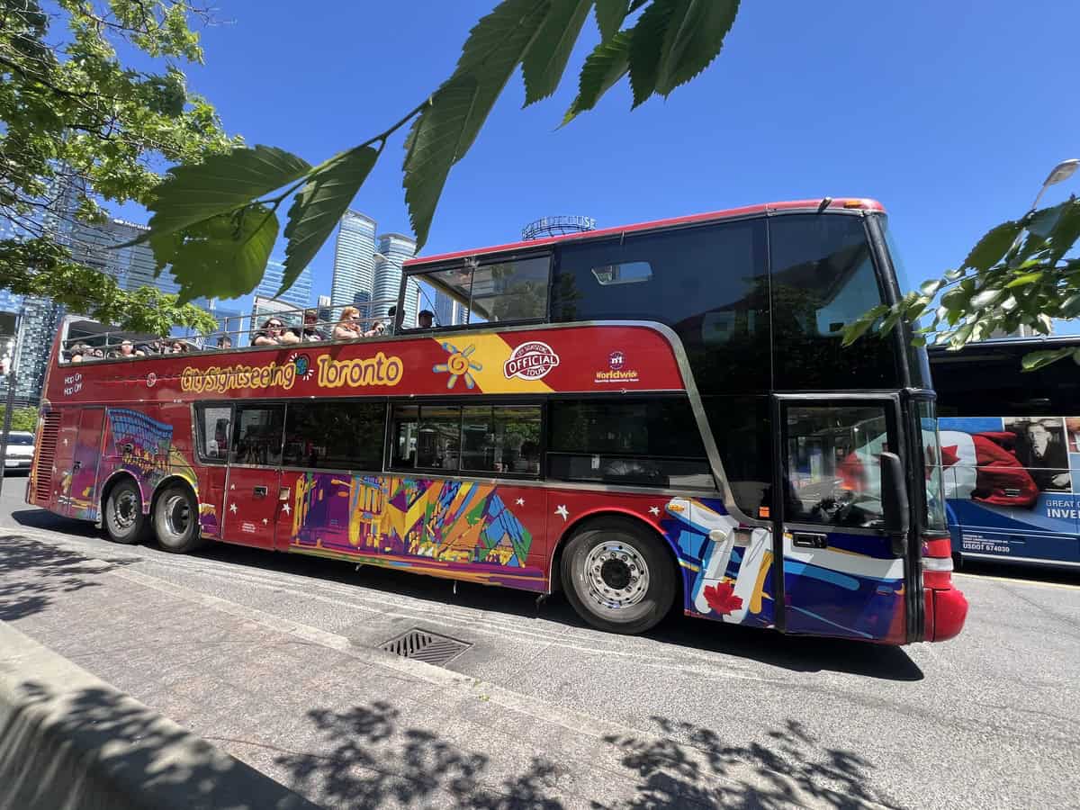 Toronto City Bus Tour: Routes and Landmarks