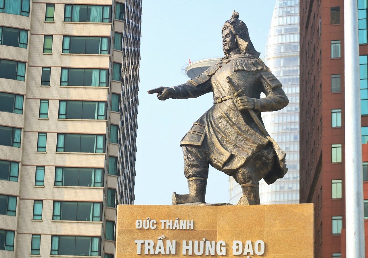Tran Hung Dao Statue