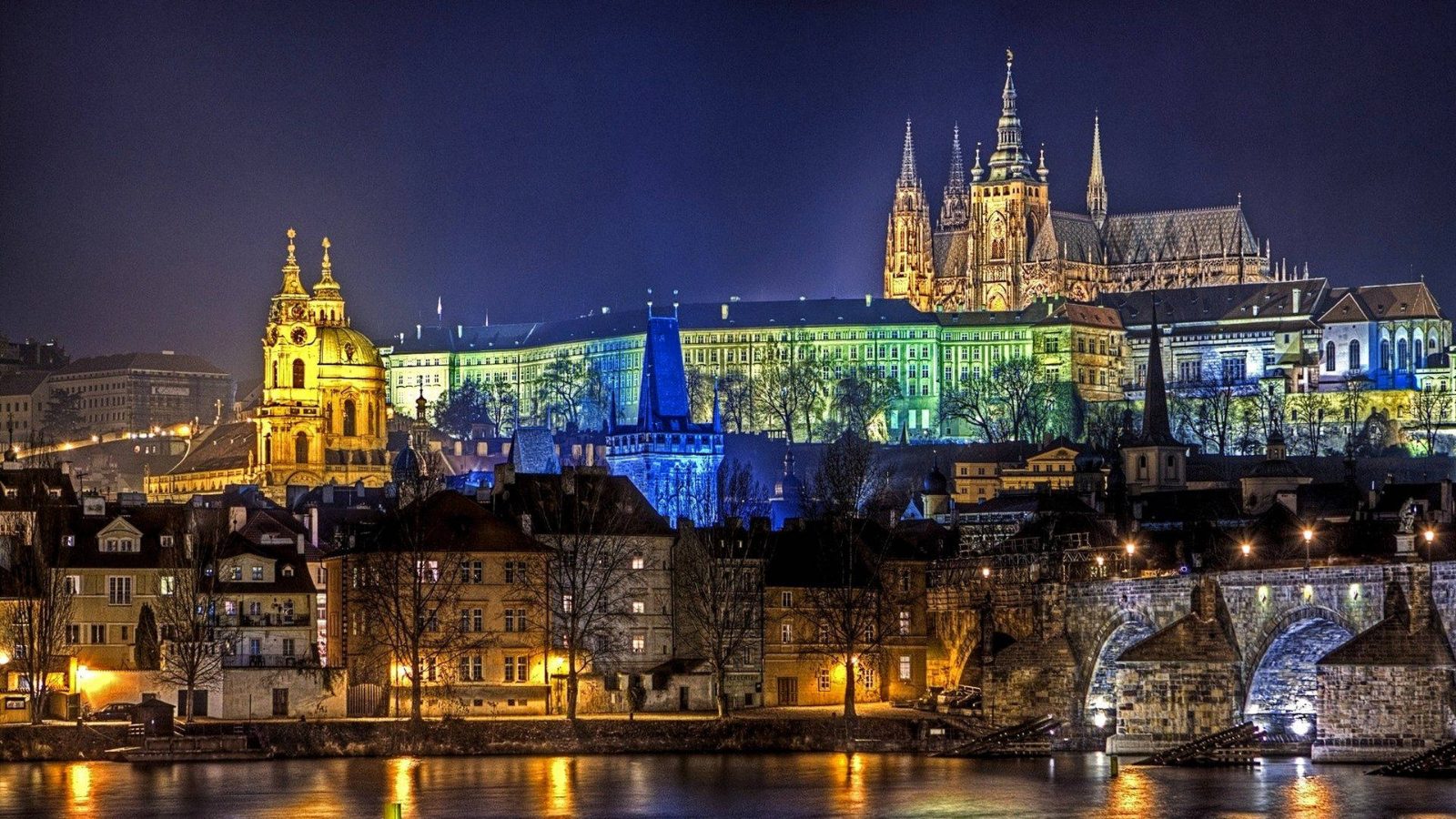 Prague Evening River Cruise Experience