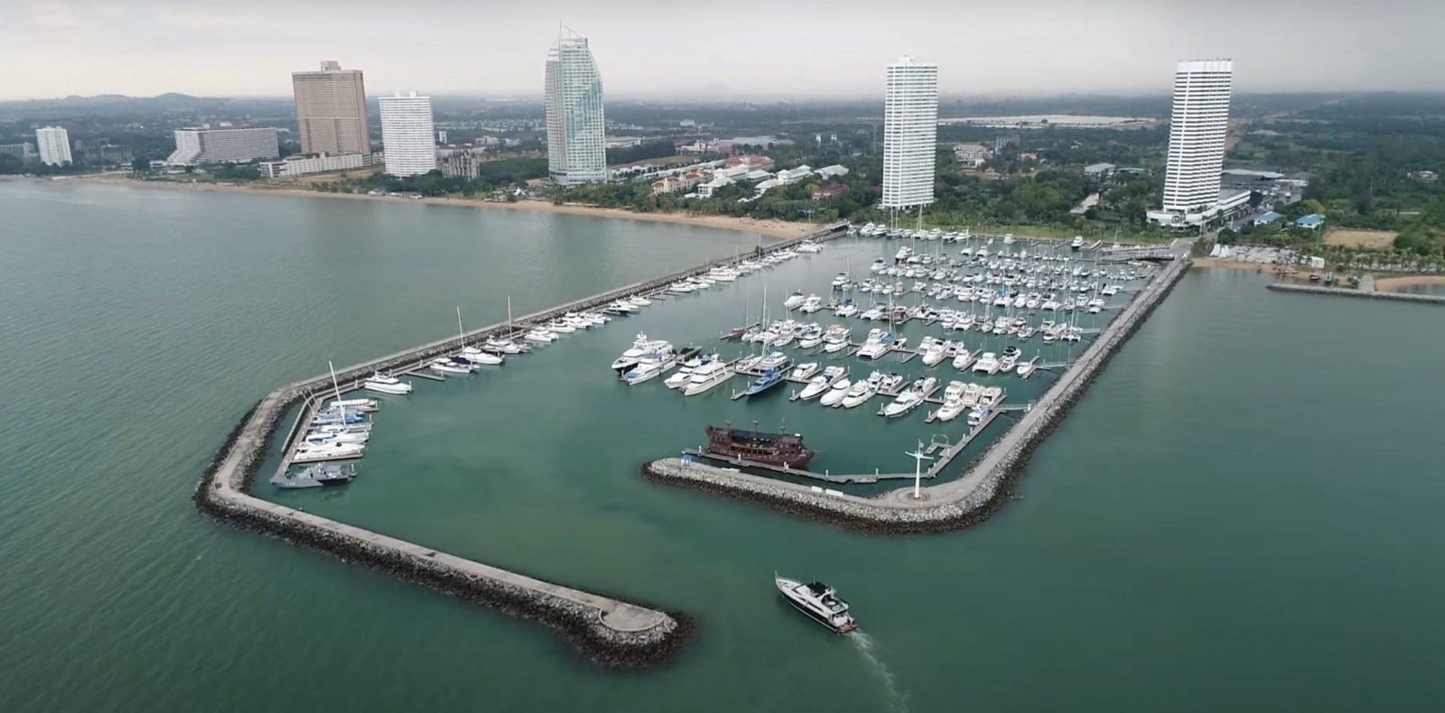 Yacht Party Pattaya Across the Gulf Islands