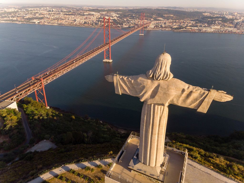 Cristo Rei Statue