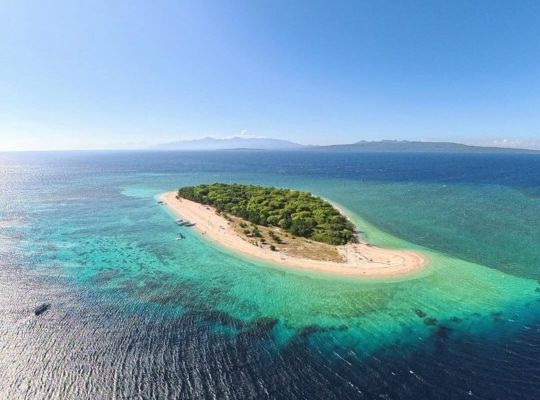 Snorkeling Banyuwangi at Tabuhan Island