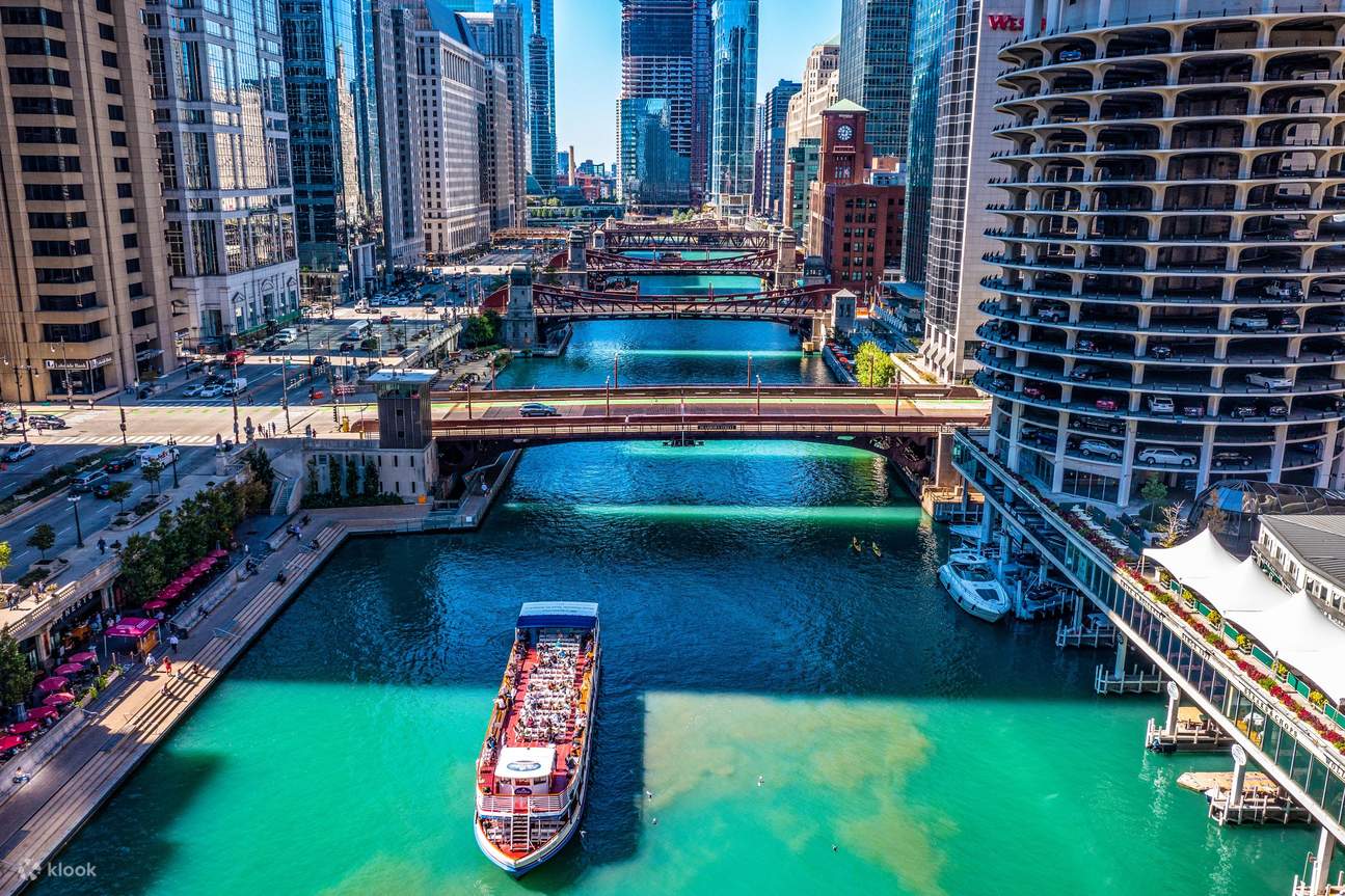 Chicago Night Cruise on the Chicago River