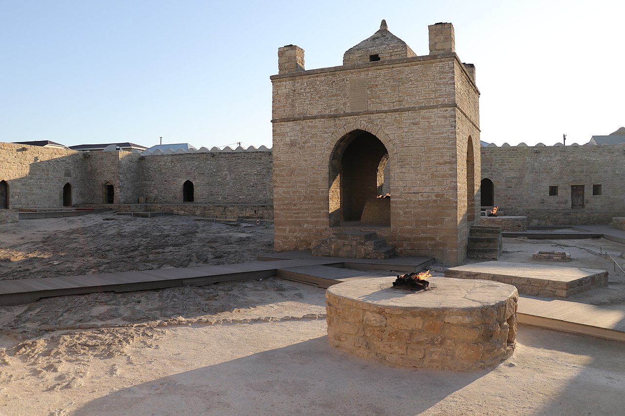 Absheron Tour: Fire Sites and Caspian Shores