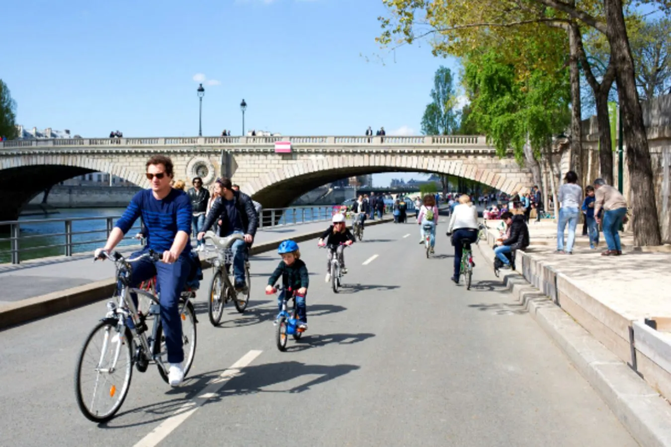 Explore Paris by Bike Tour