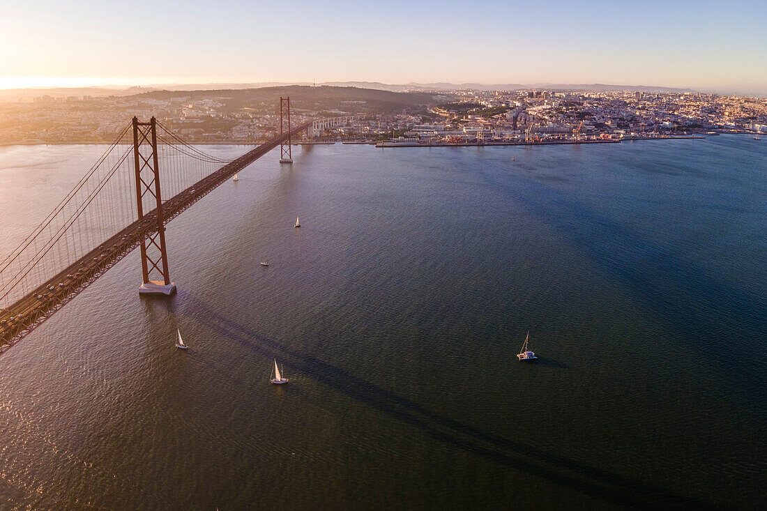 Lisbon Boat Tour Along the Tagus
