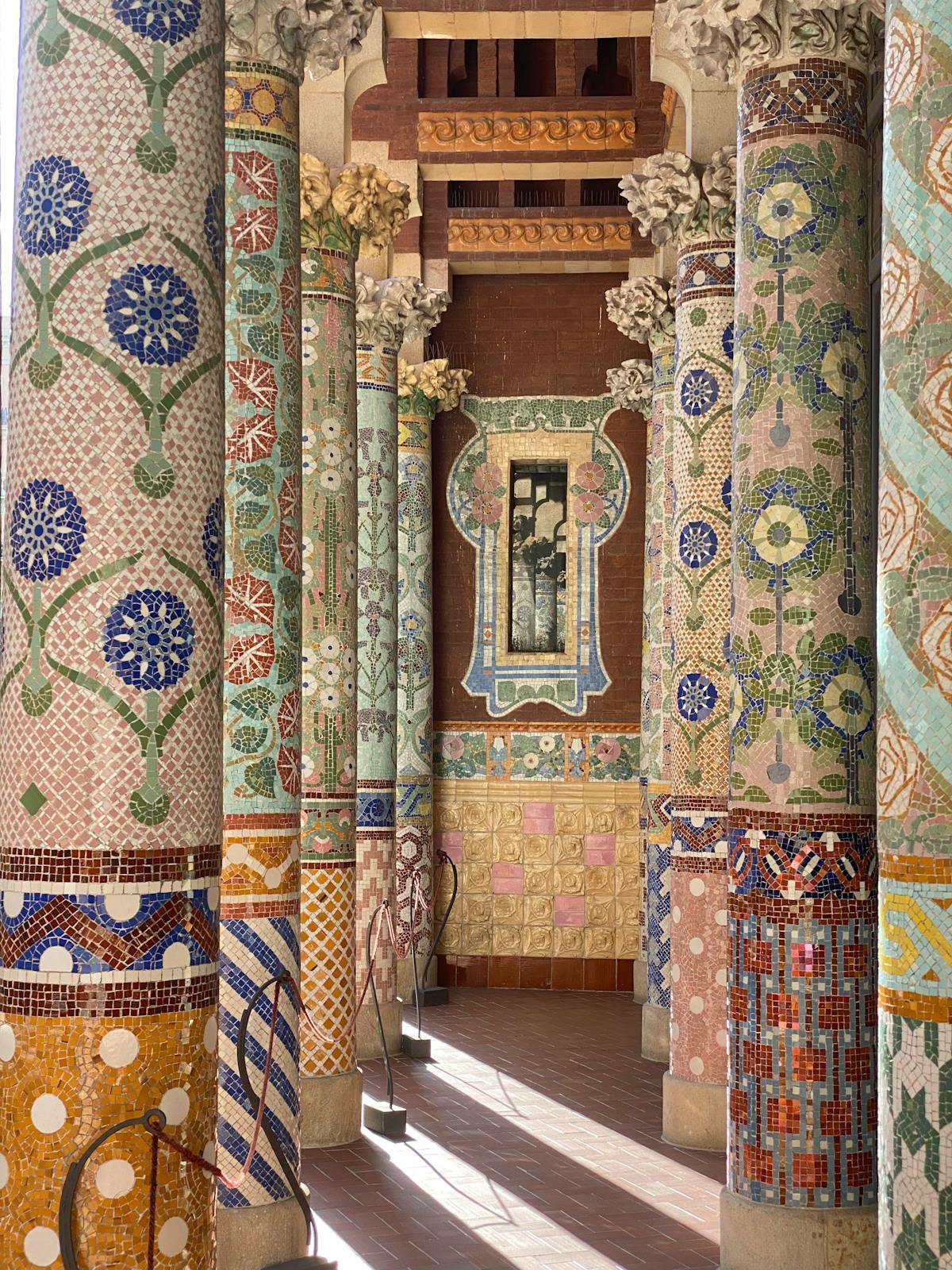 Modernista Columns