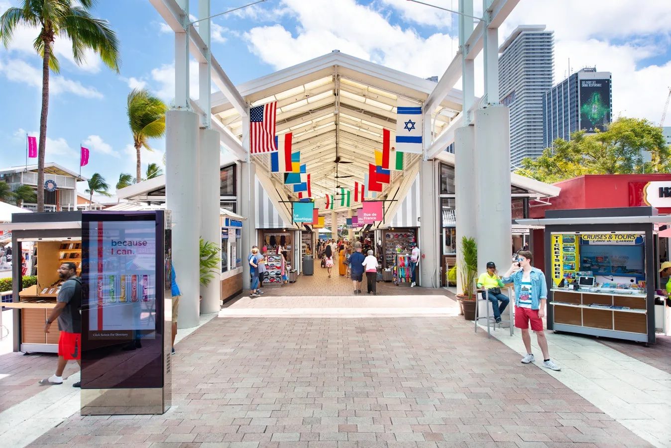 Miami Bayside Boat Tour Ticket Counter