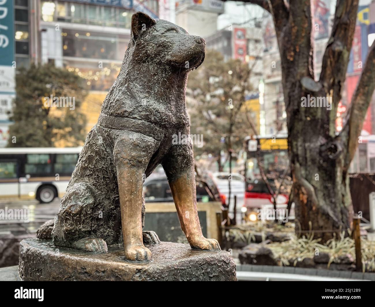 Hachiko Statue