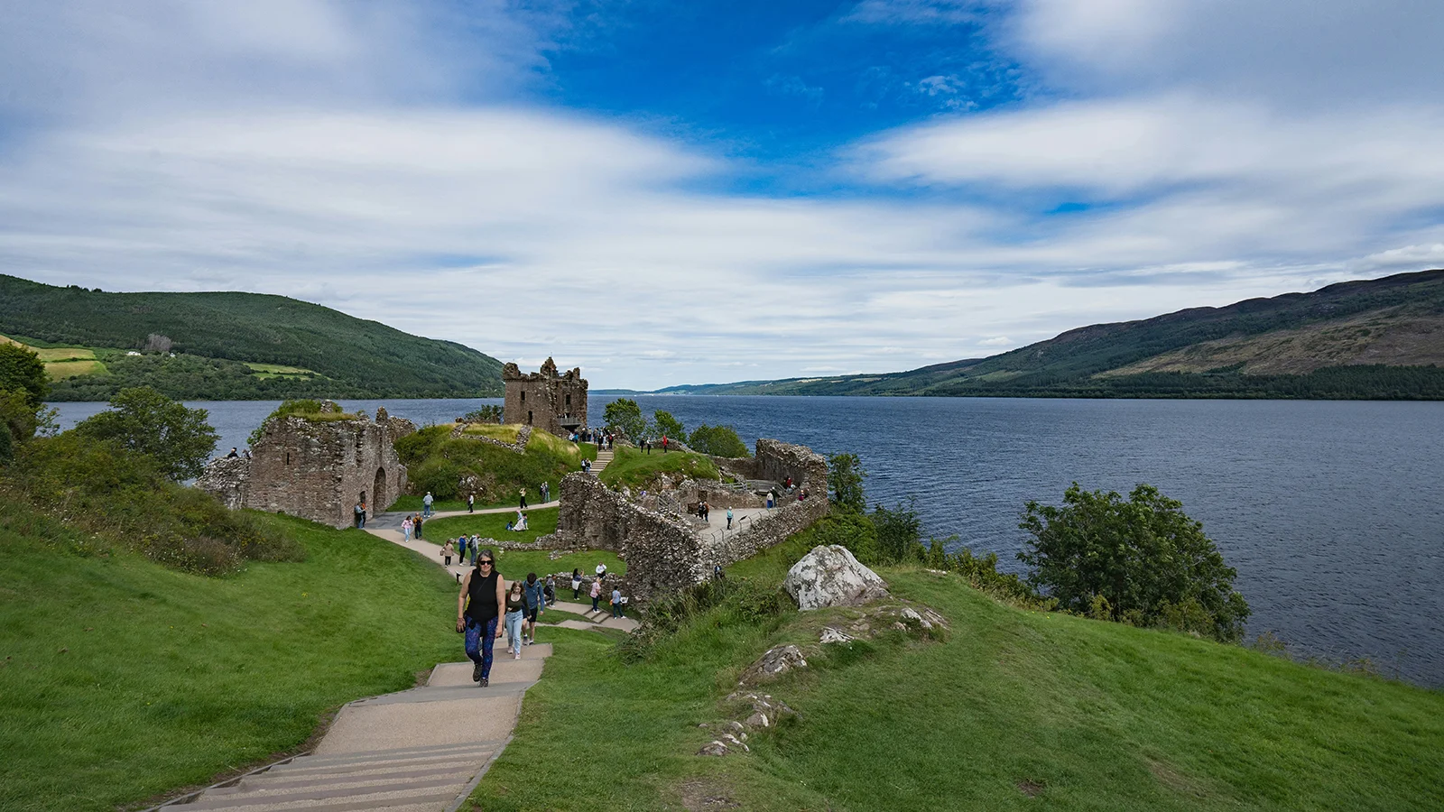 Loch Ness Cruise to Urquhart Castle
