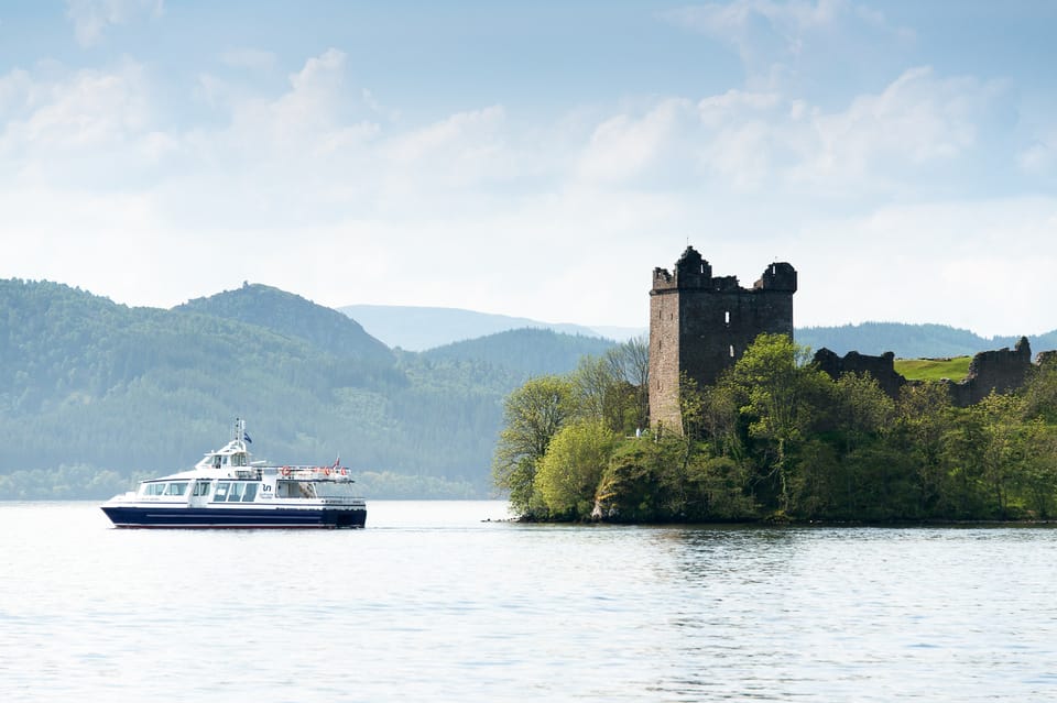 Starboard side rail toward Urquhart Castle