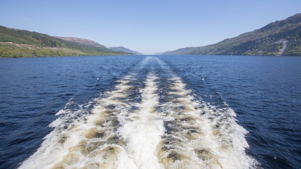 Port side stern for wake and shoreline