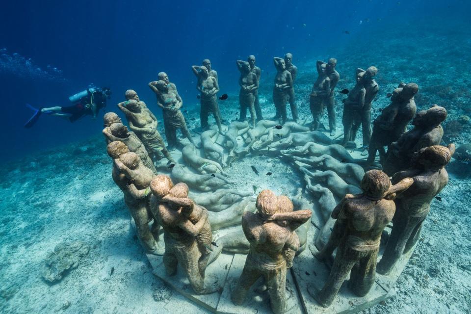 Gili Islands Snorkeling Statues