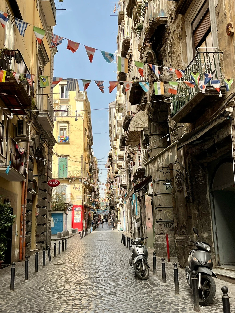 Naples Walking Tour Old Town and Spaccanapoli