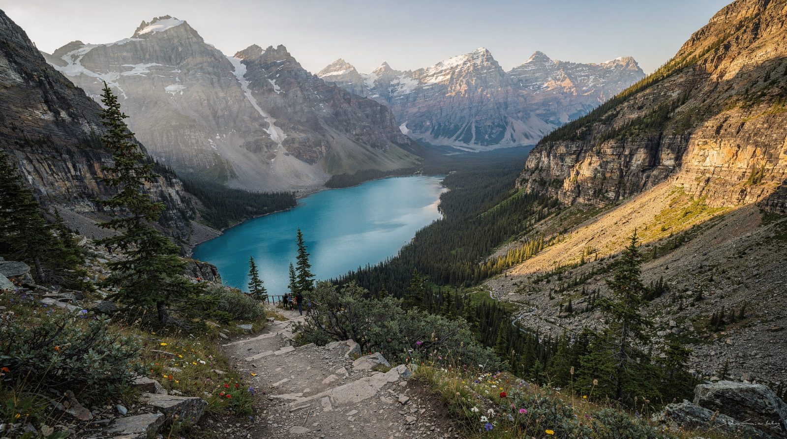 banff canada lakefront