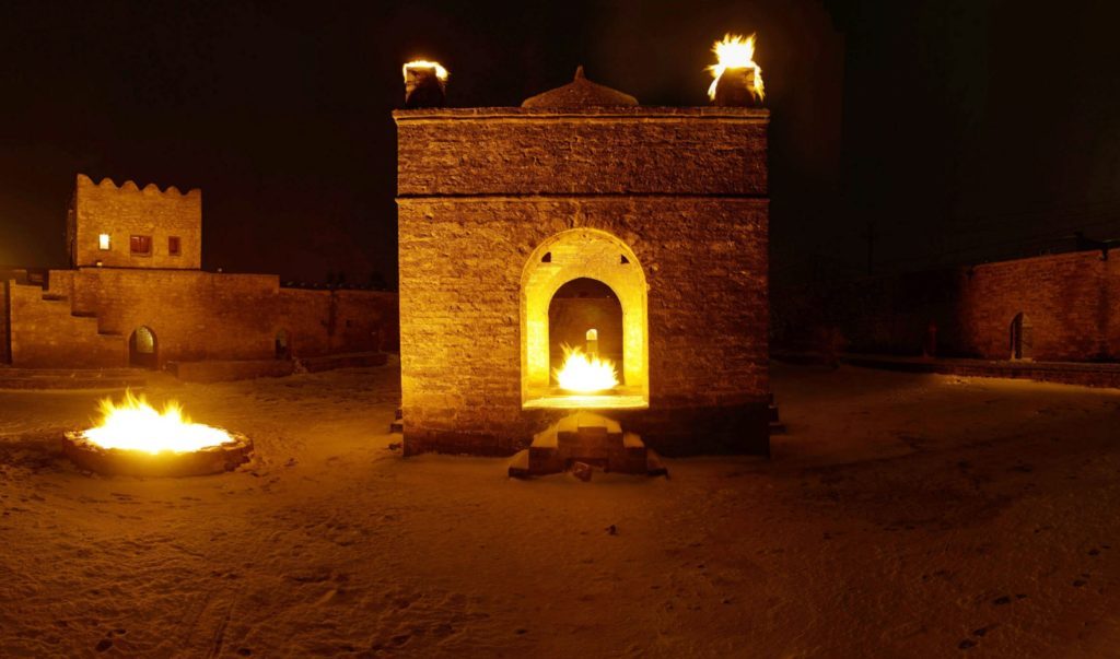 Absheron Tour With Ateshgah and Yanardag