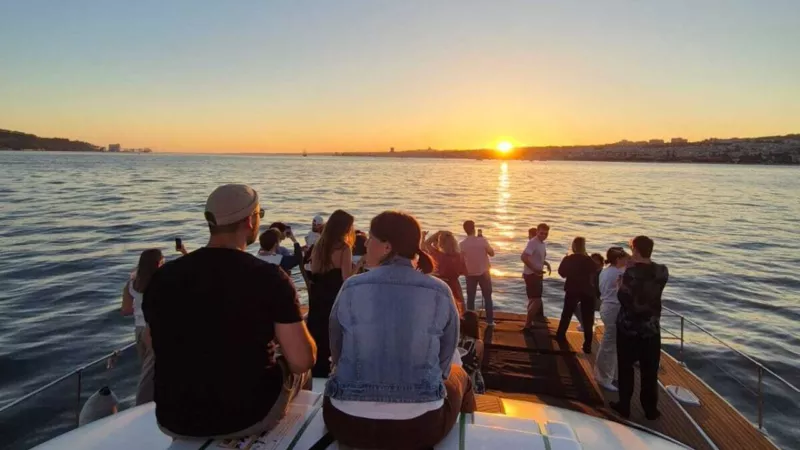 Your experience at Lisbon Boat Party