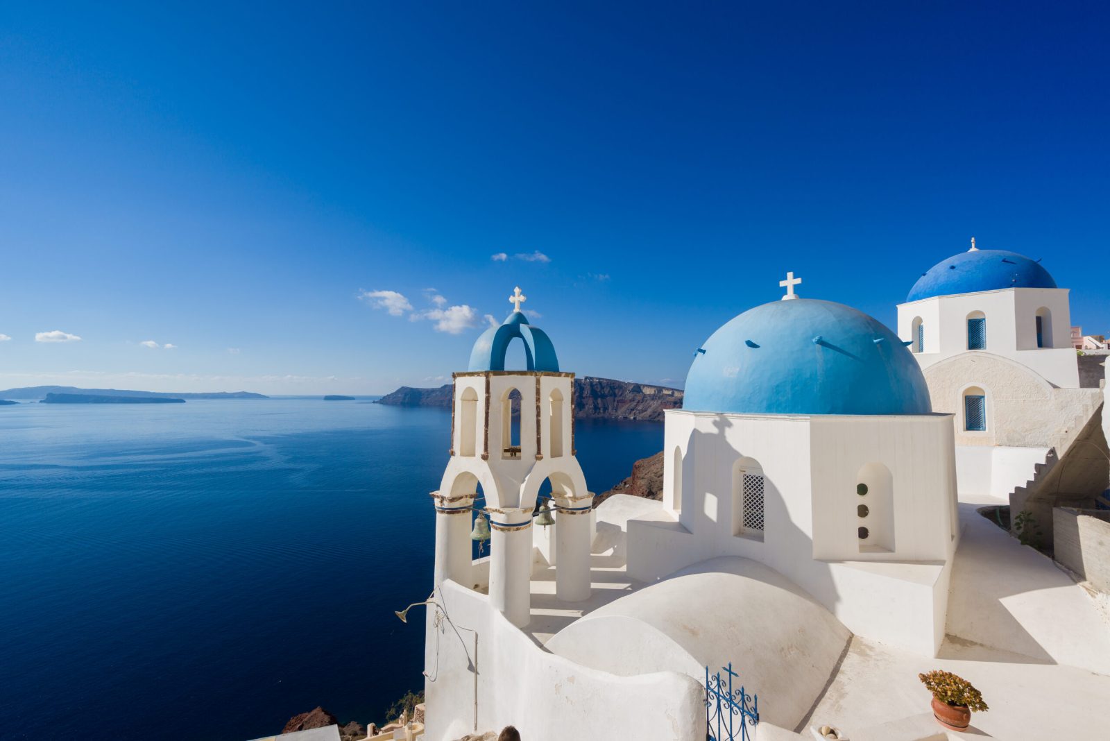Oia Village Exploration