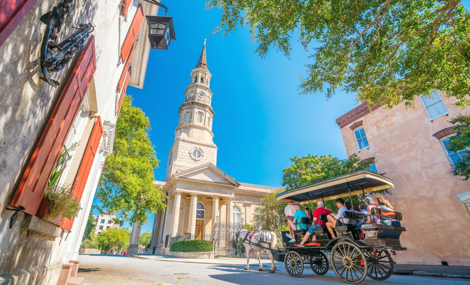 Charleston Carriage Tours Through the Historic District