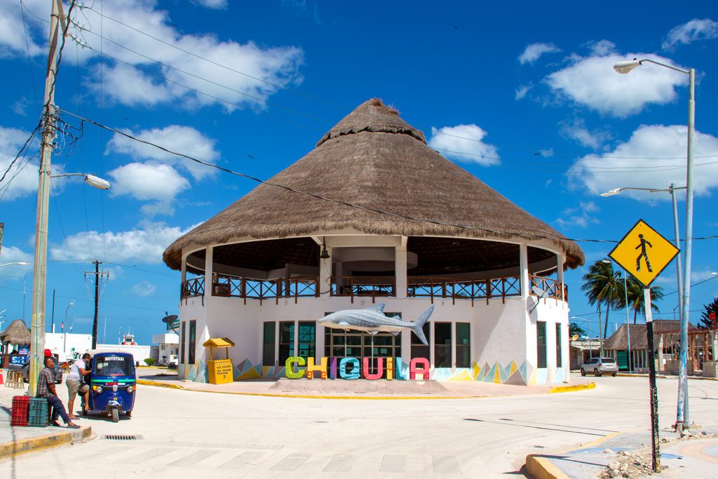 Entrada a la terminal del ferry de Holbox