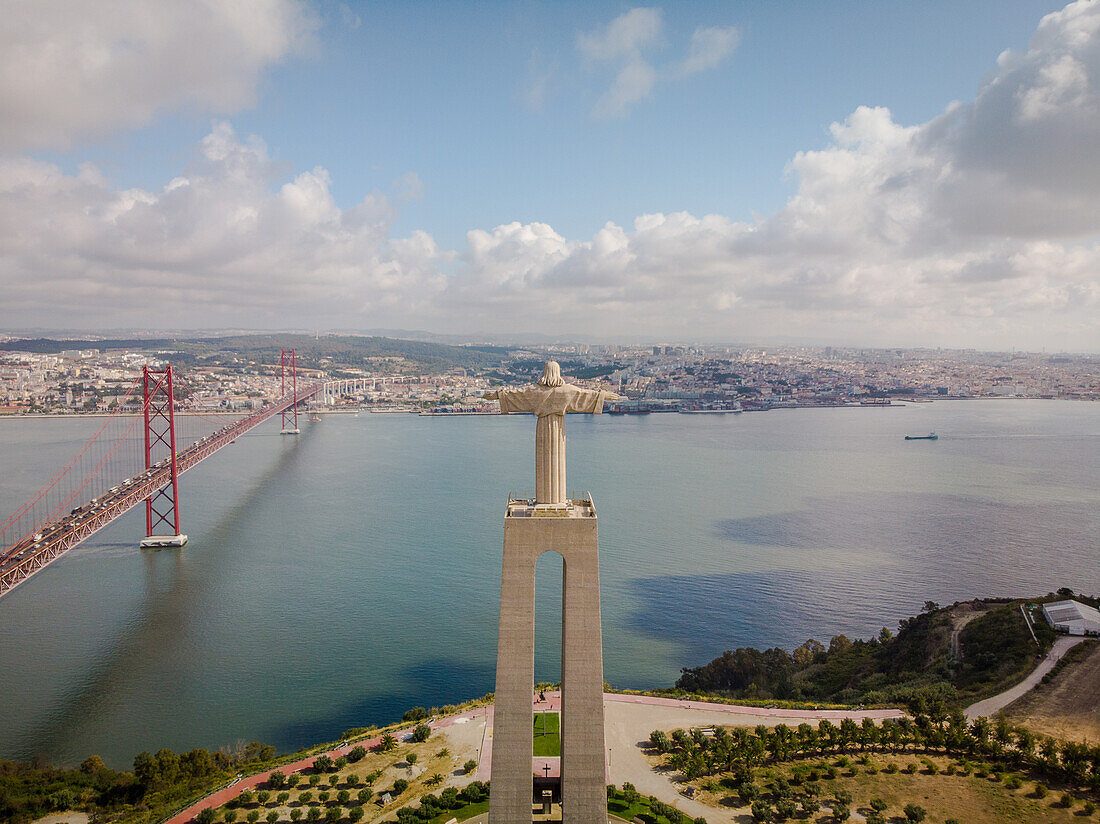 Cristo Rei Statue