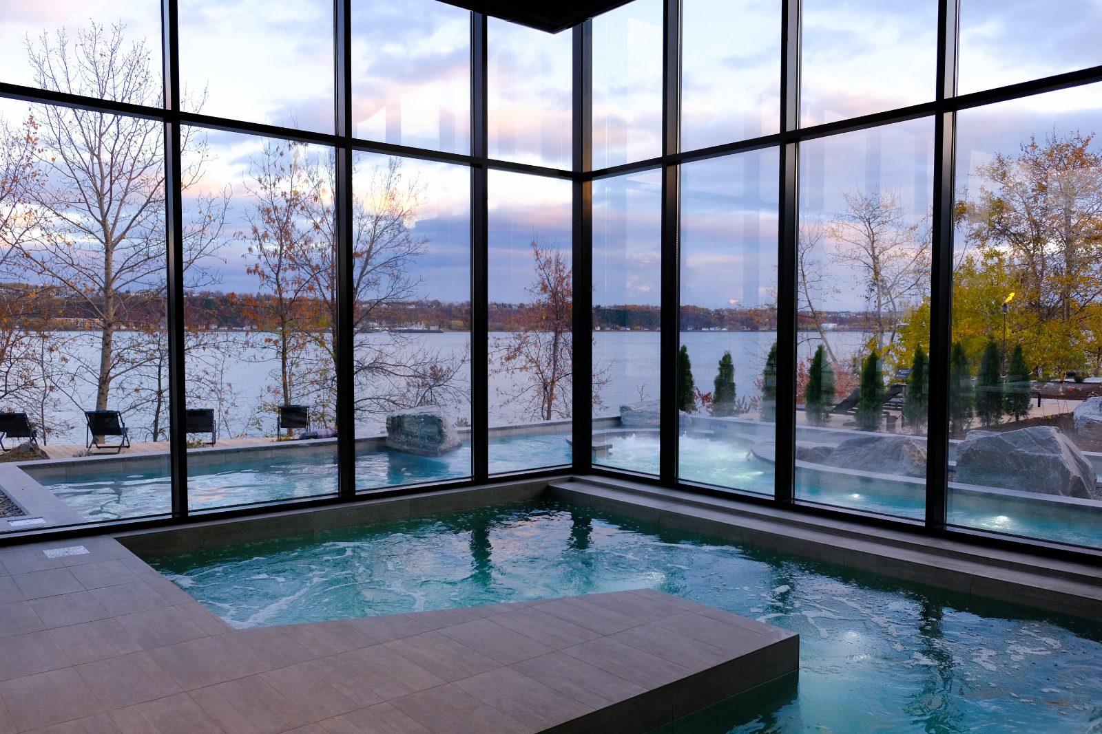 Infinity Pool Edge