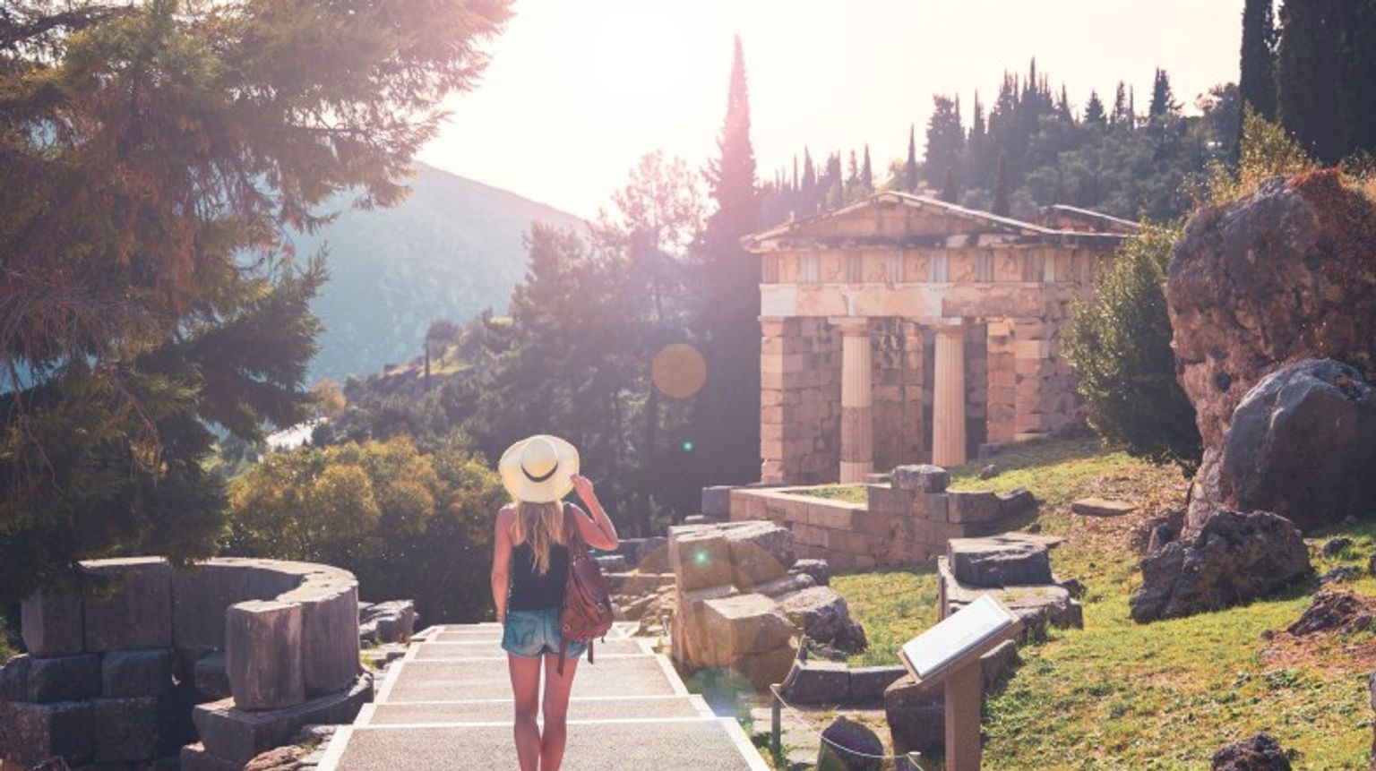 Tours to Delphi From Athens