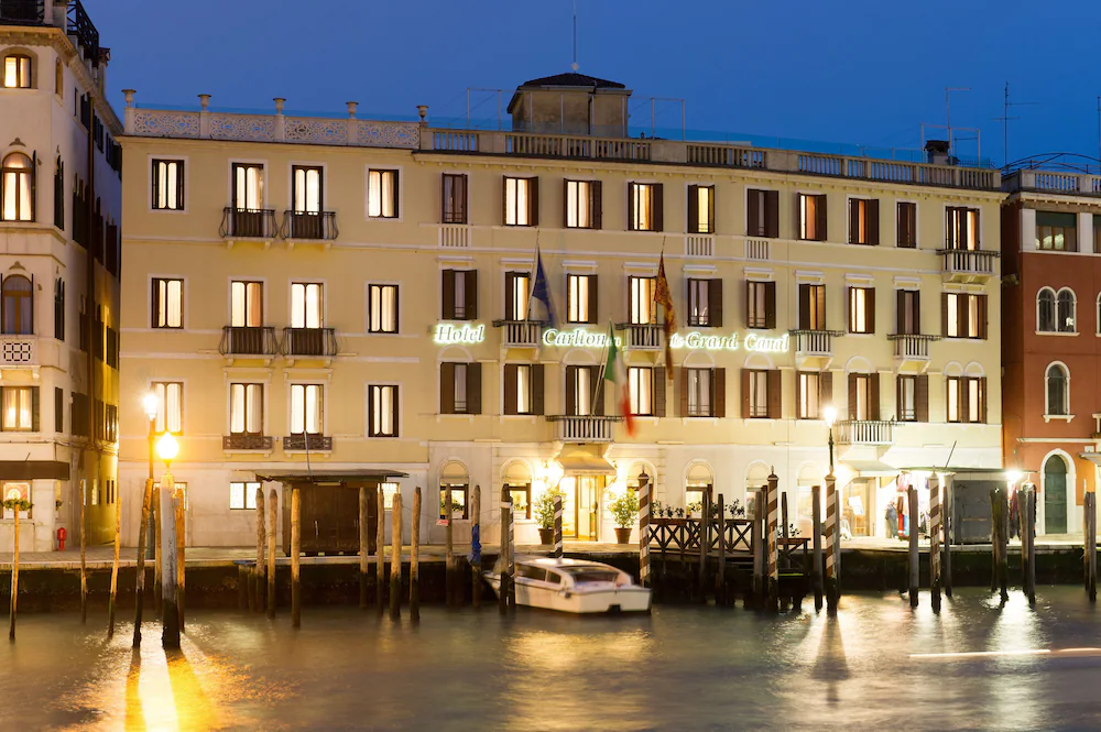 Hotel Carlton