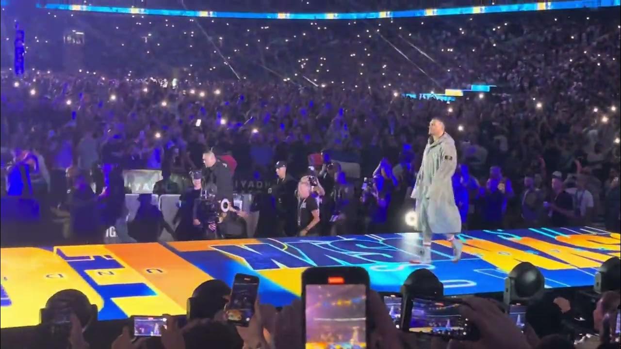 Ringside Center Aisle