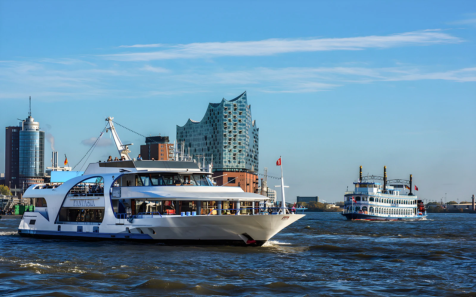 Your experience at Hamburg Evening Lights Harbor Cruise