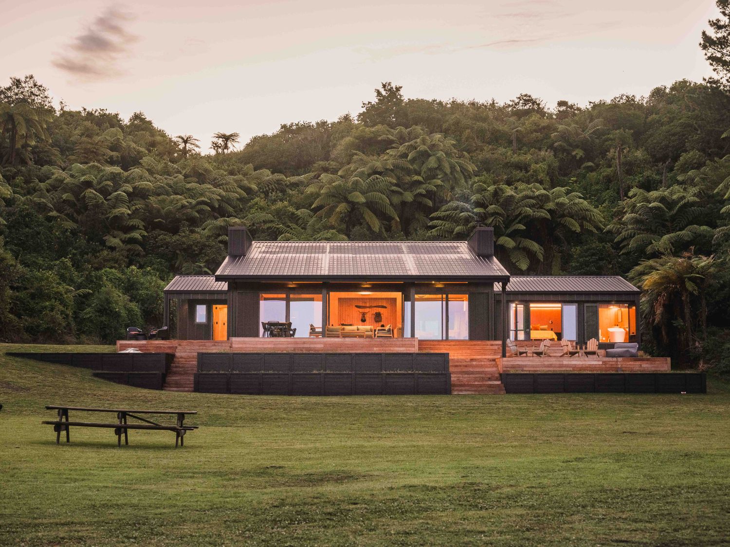 Lake Rotoiti Lodges