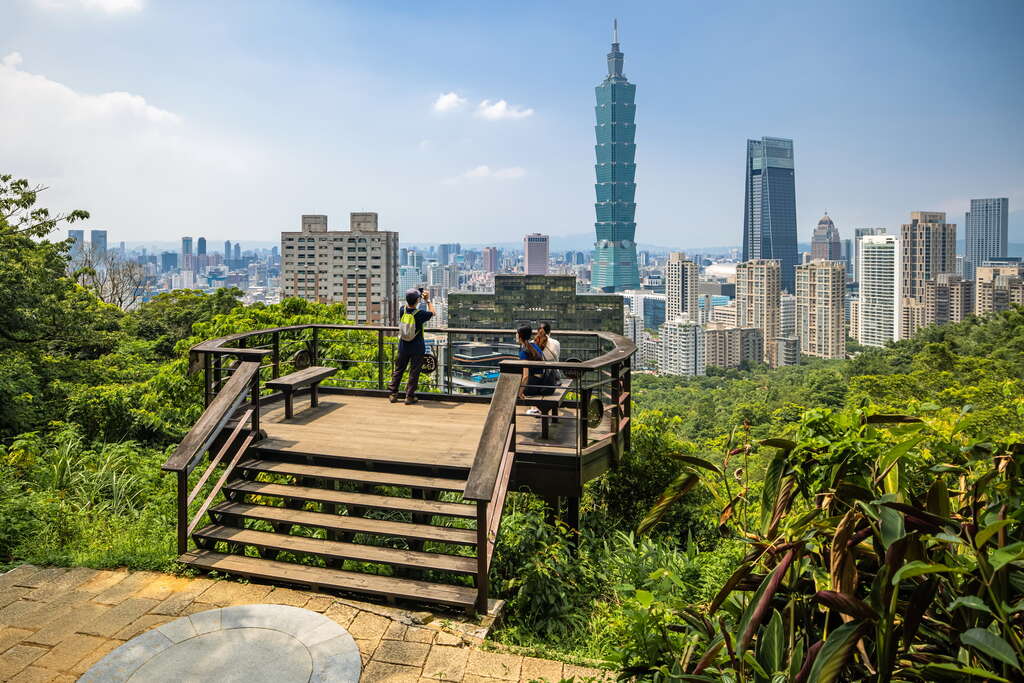 Xiangshan Hiking Trail