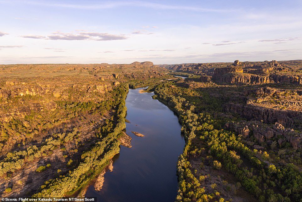Kakadu Camping Tours: Wetlands, Escarpment and Rock Art