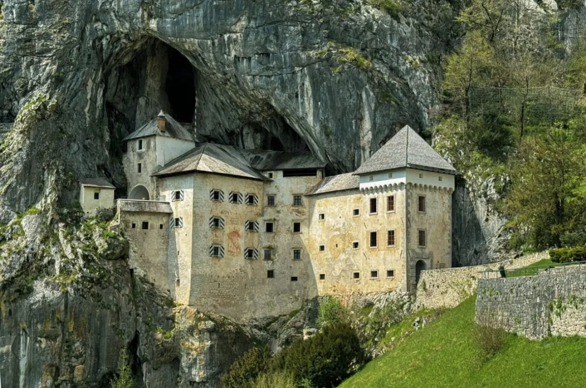 Predjama Castle