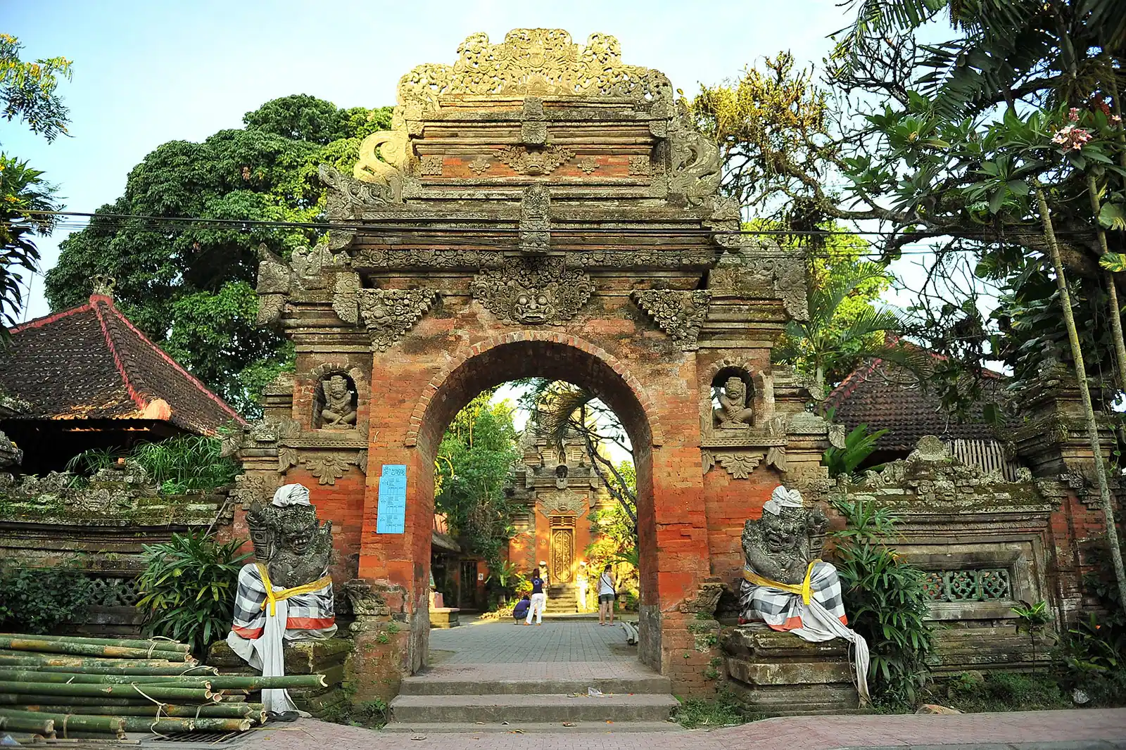 Ubud Palace Dress Code