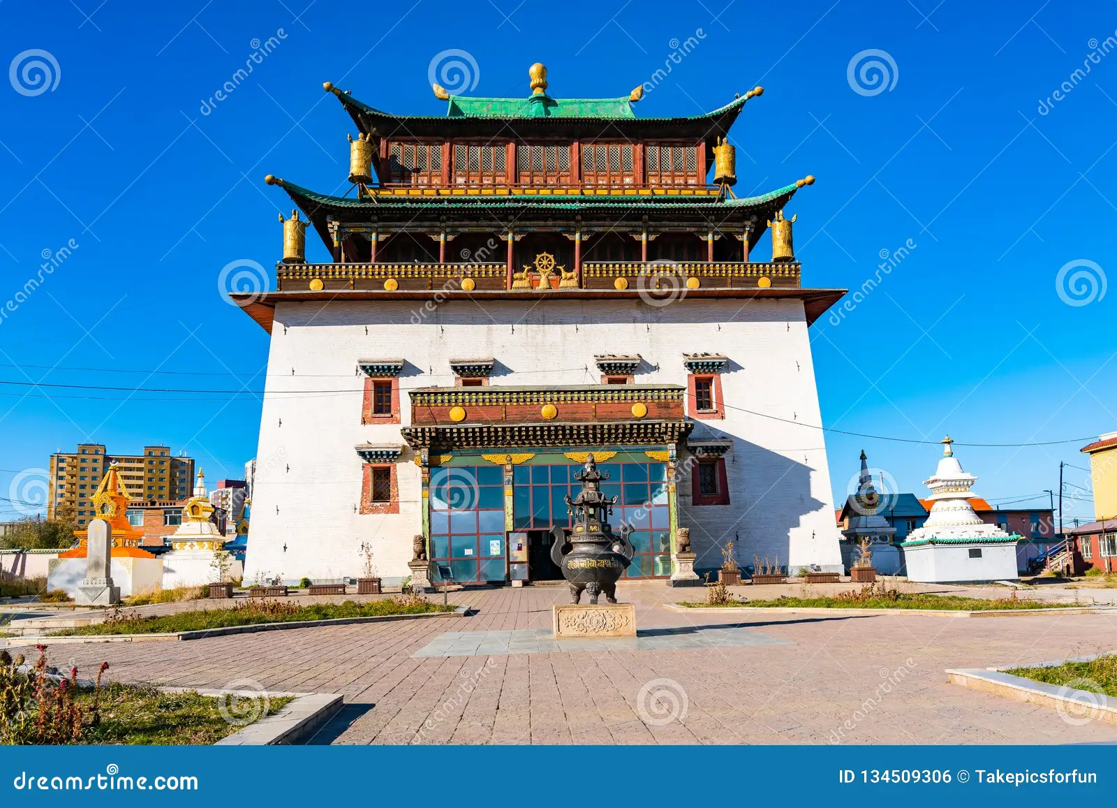 Gandantegchinlen Monastery