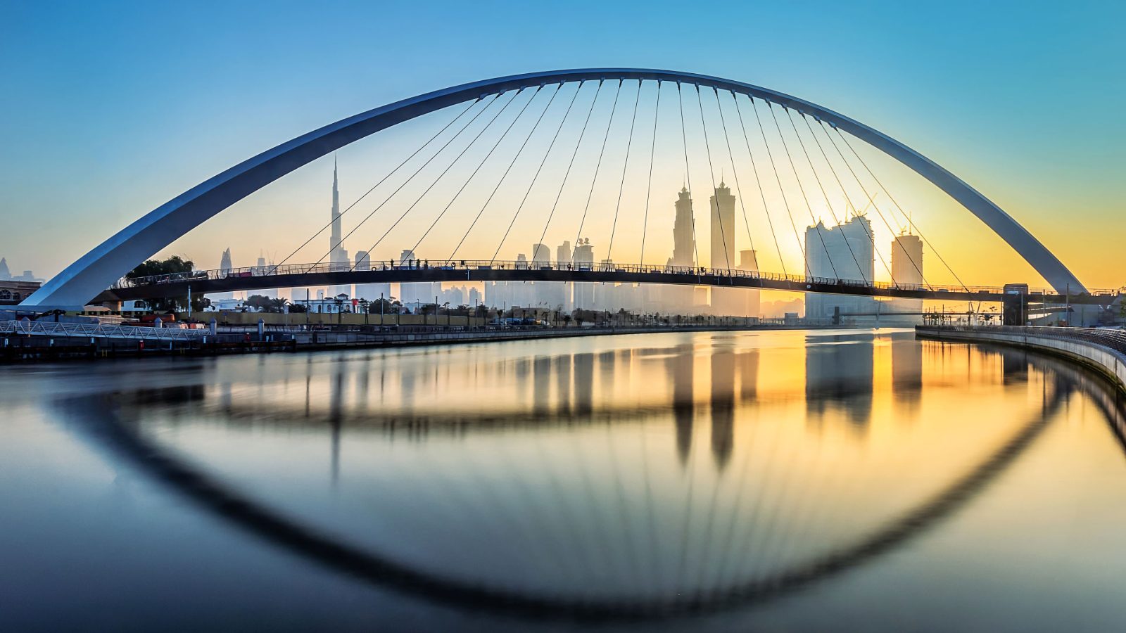 Dubai Canal Dinner Cruise on the Water Canal