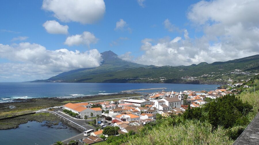 From Lajes do Pico