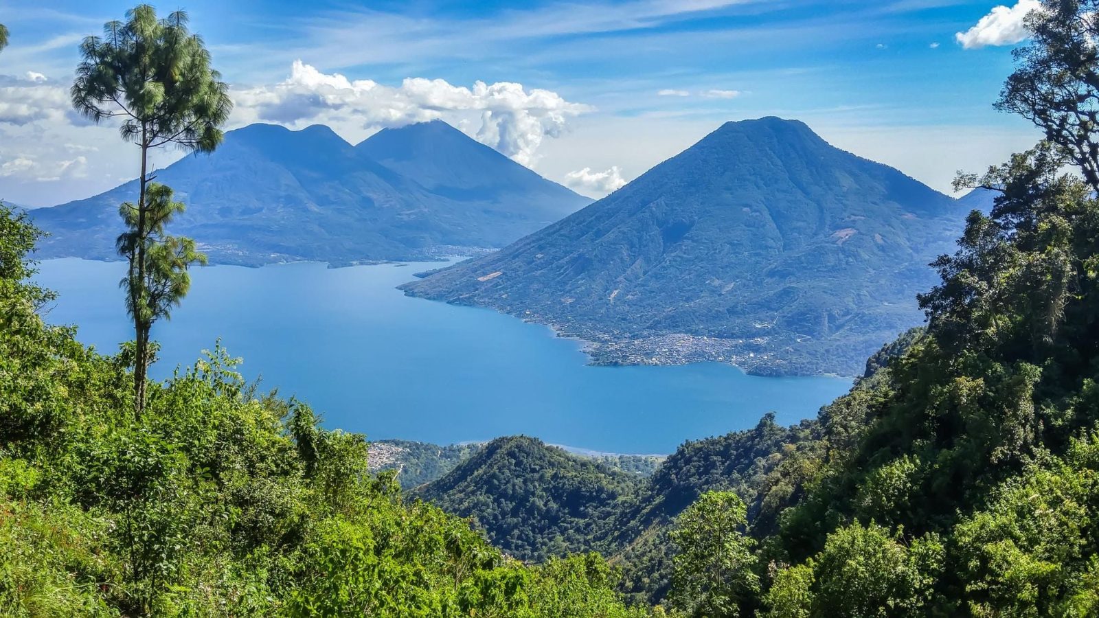 Guatemala City to Panajachel Shuttle: Lake Atitlán Transfer