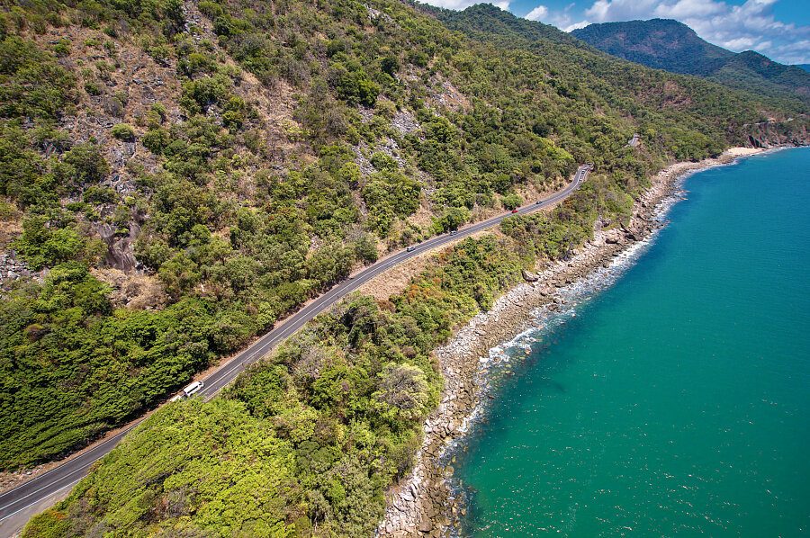 Cairns Airport Shuttle to City Hotels