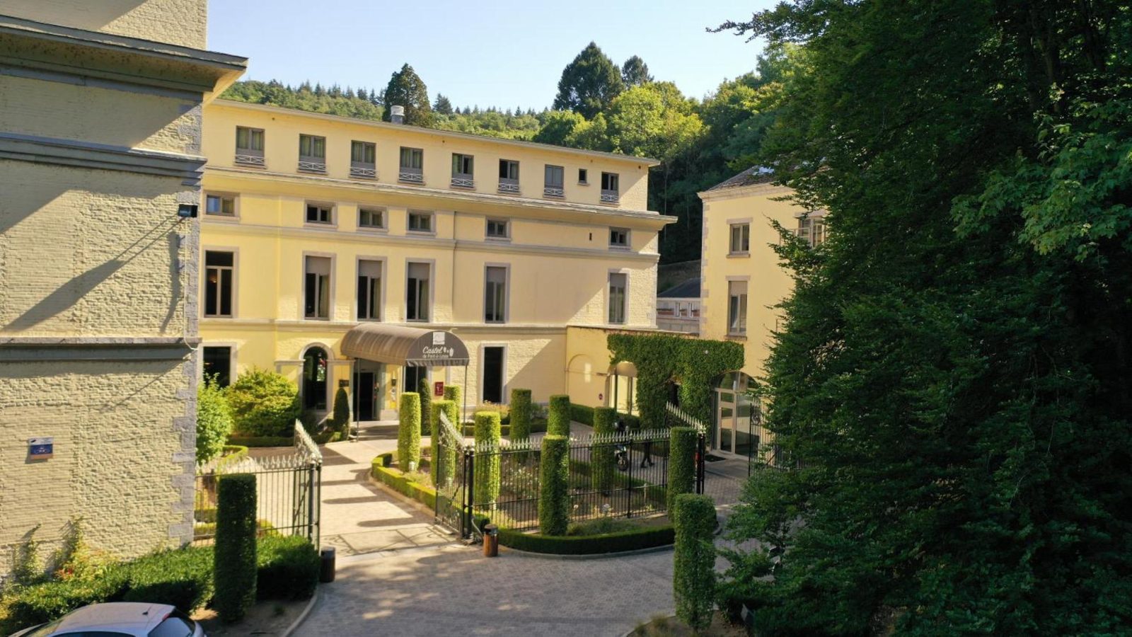 Castel de Pont-à-Lesse