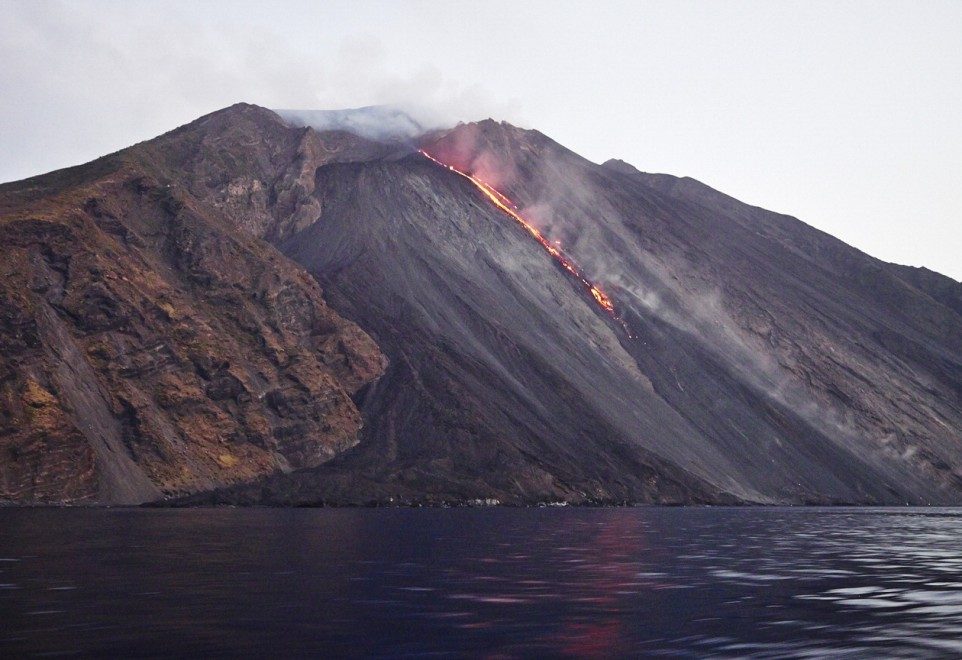 Stromboli by Night from Tropea: Sunset Volcano Sailing