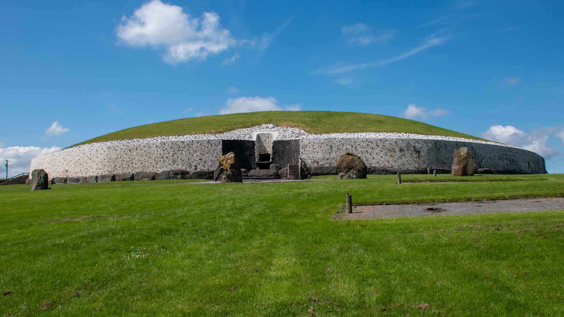Newgrange Tour from Dublin: Boyne Valley Essentials