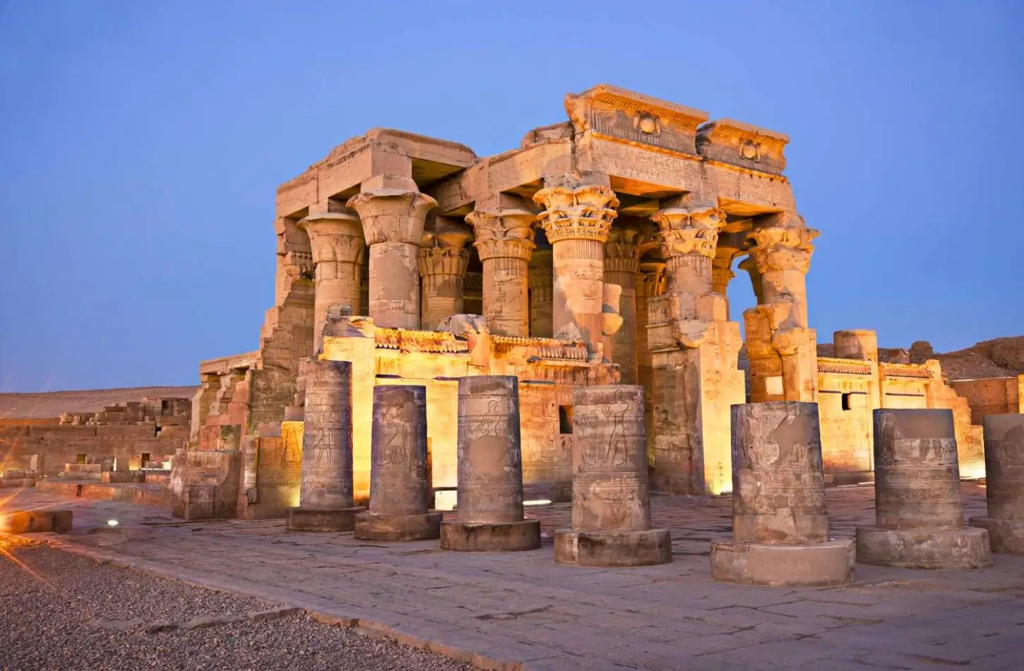Luxor to Aswan Tour via Edfu and Kom Ombo
