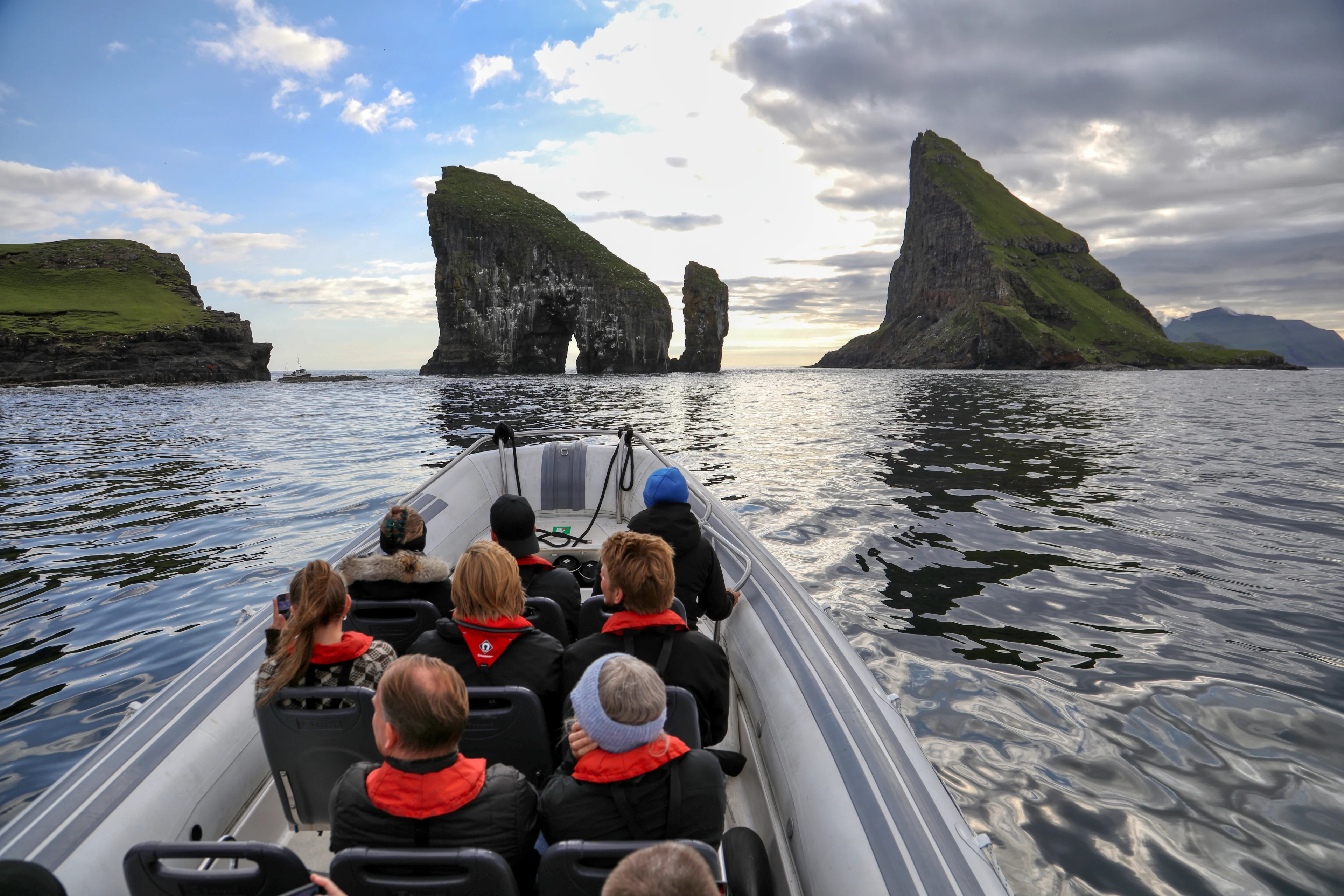 Your experience at Drangarnir Boat Tour