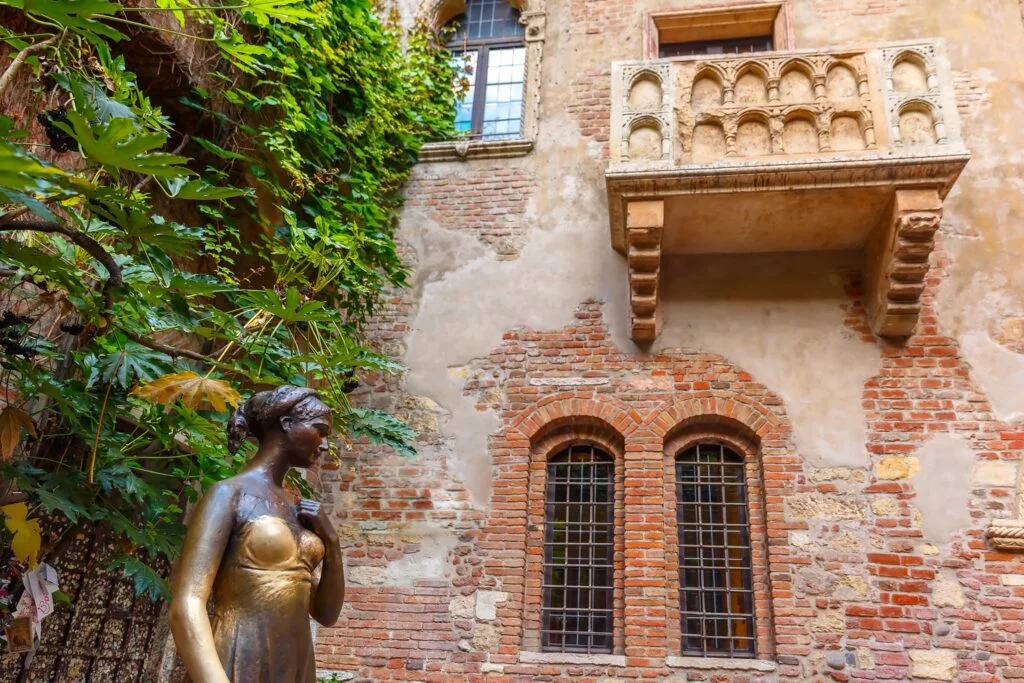 Shakespeare’s Courtyard