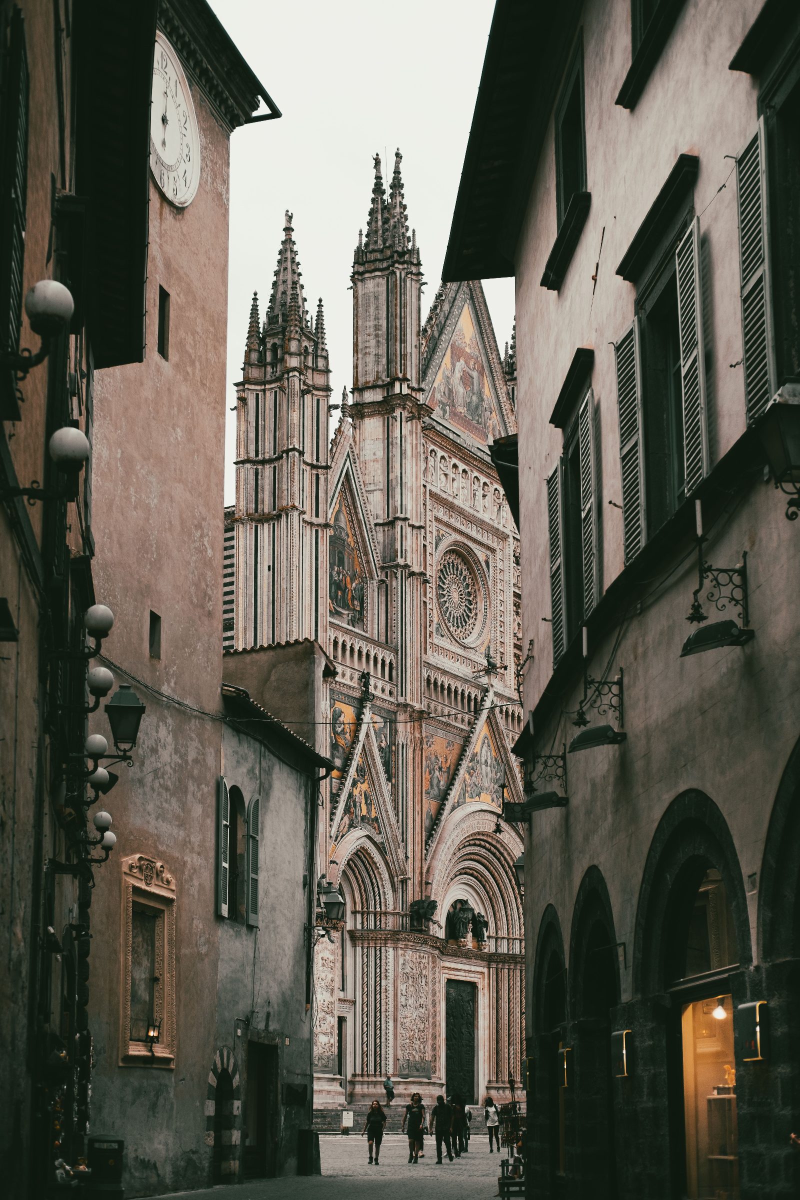 Via del Duomo Approach